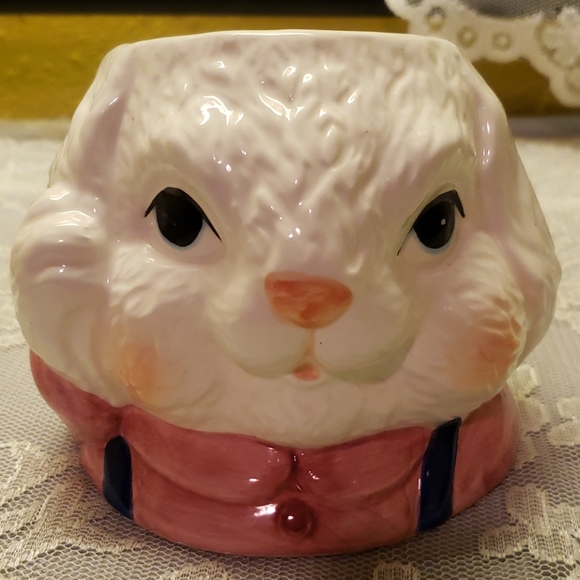 Free 2 Good Home W/ Purchase Dalton Ceramic Candle